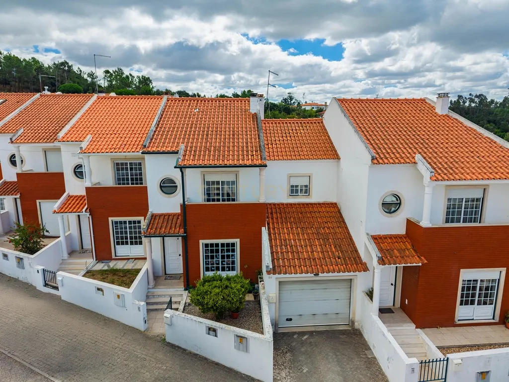 Moradia T2 com Garagem Privativa - Maiorga, Alcobaça - Image 1