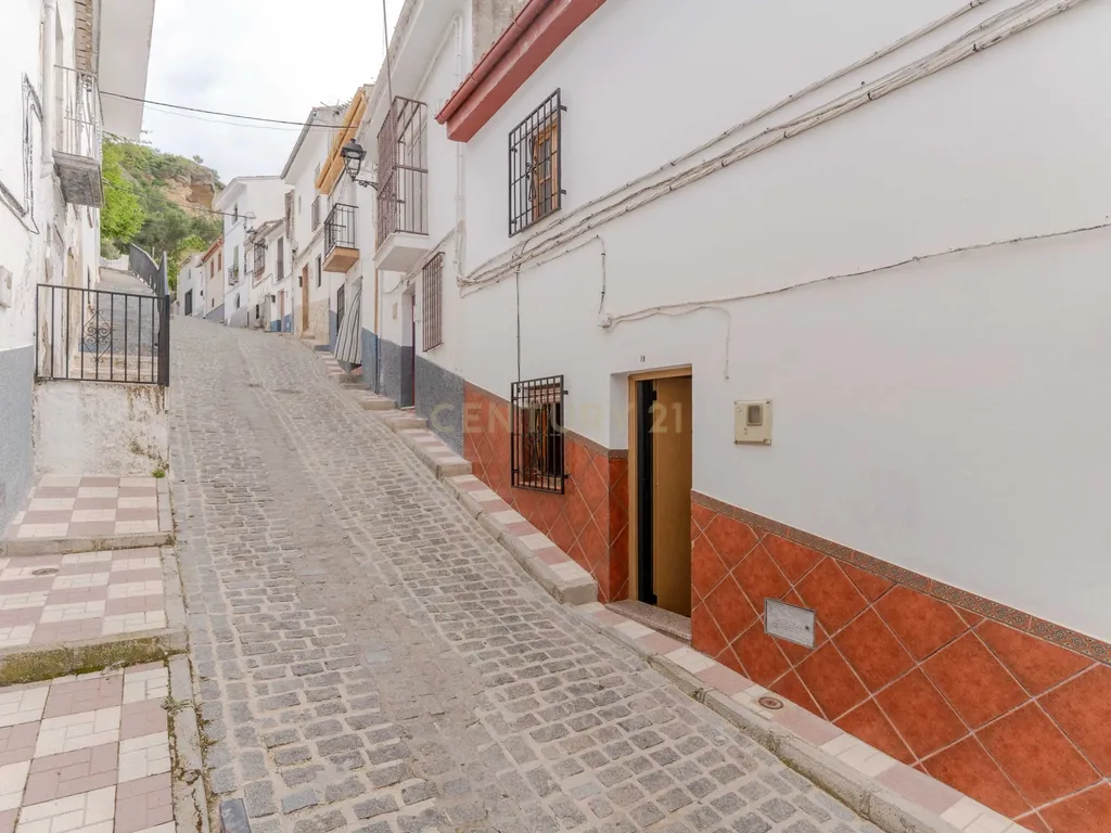 EXCLUSIVA CASA TRADICIONAL CON VISTAS ÚNICAS EN MONTEFRÍO - Image 37