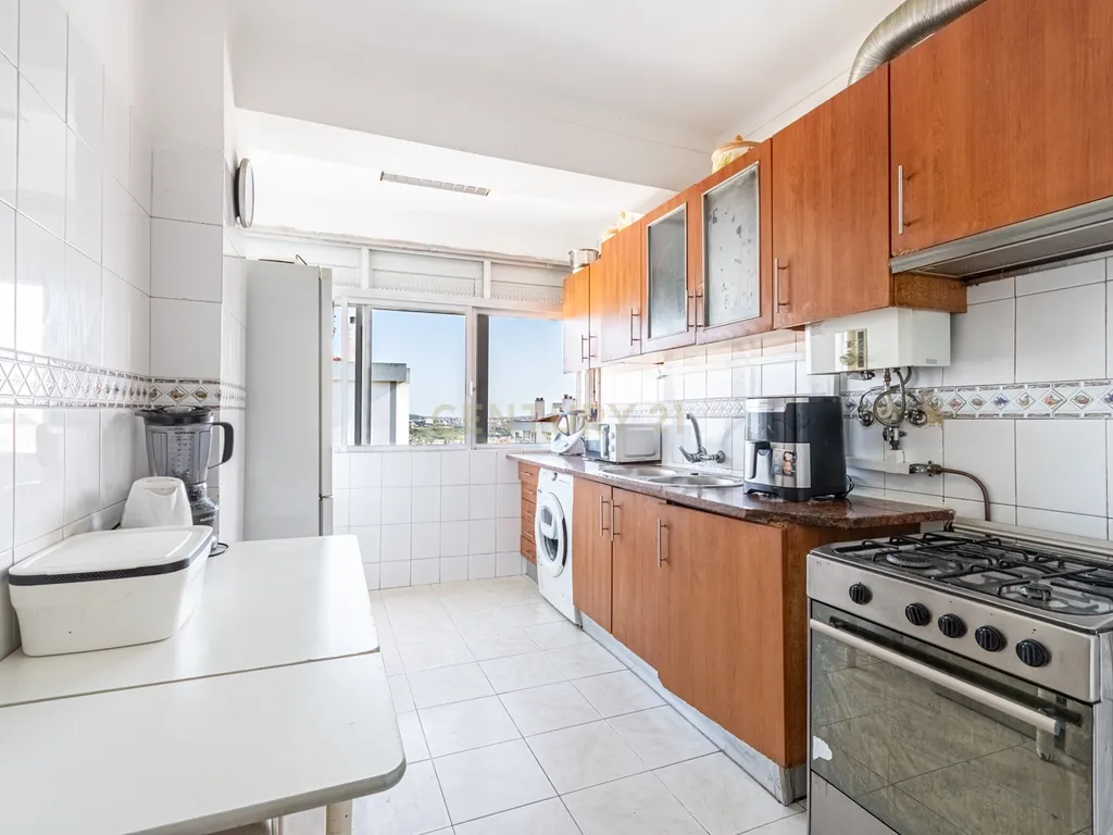 Apartamento T2+1 na Arroja com Varanda e Elevador - Image 12