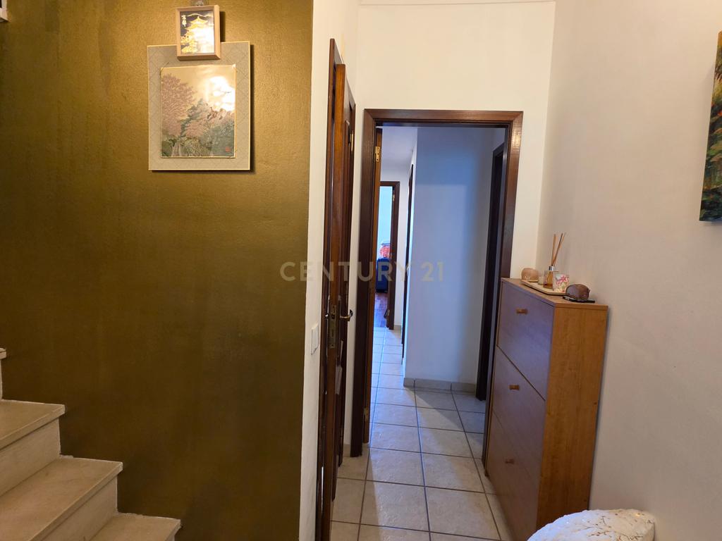Apartamento Duplex T5 no centro de Palmela - Image 26
