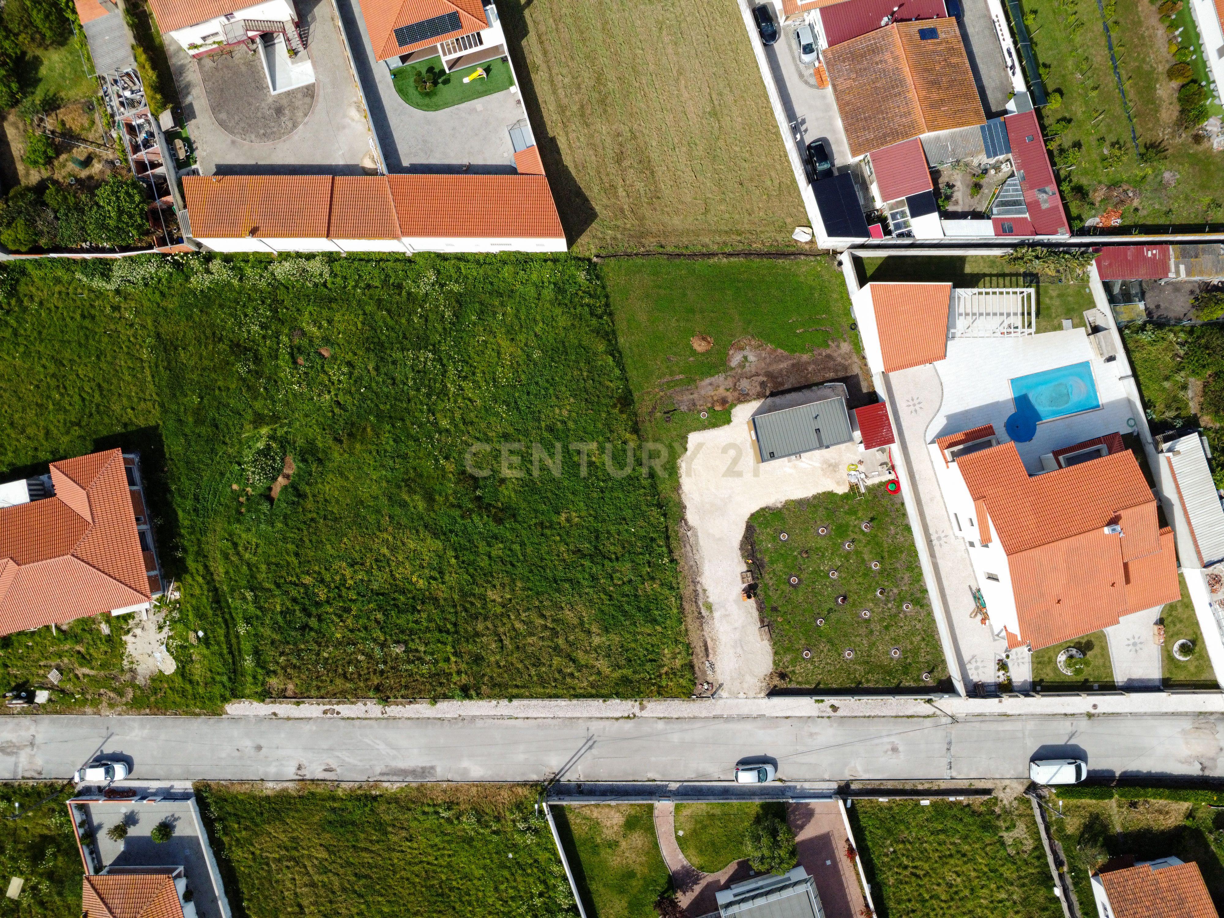 Fotografia 2 de TERRENO URBANO PARA CONSTRUÇÃO EM VIEIRA DE LEIRIA COM  1.039 m²