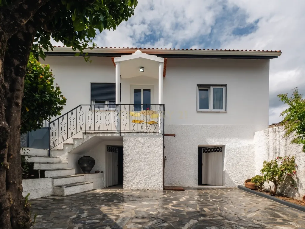 Moradia Renovada em Serpins, Lousã com 3 Casas de Banho - Image 51