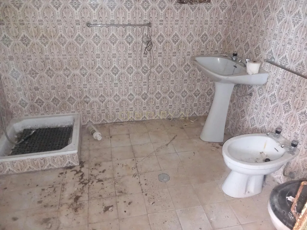 OPORTUNIDADE DE INVESTIMENTO — 2 IMÓVEIS PARA REABILITAÇÃO | 169 m², Cafede, Castelo Branco - Image 12