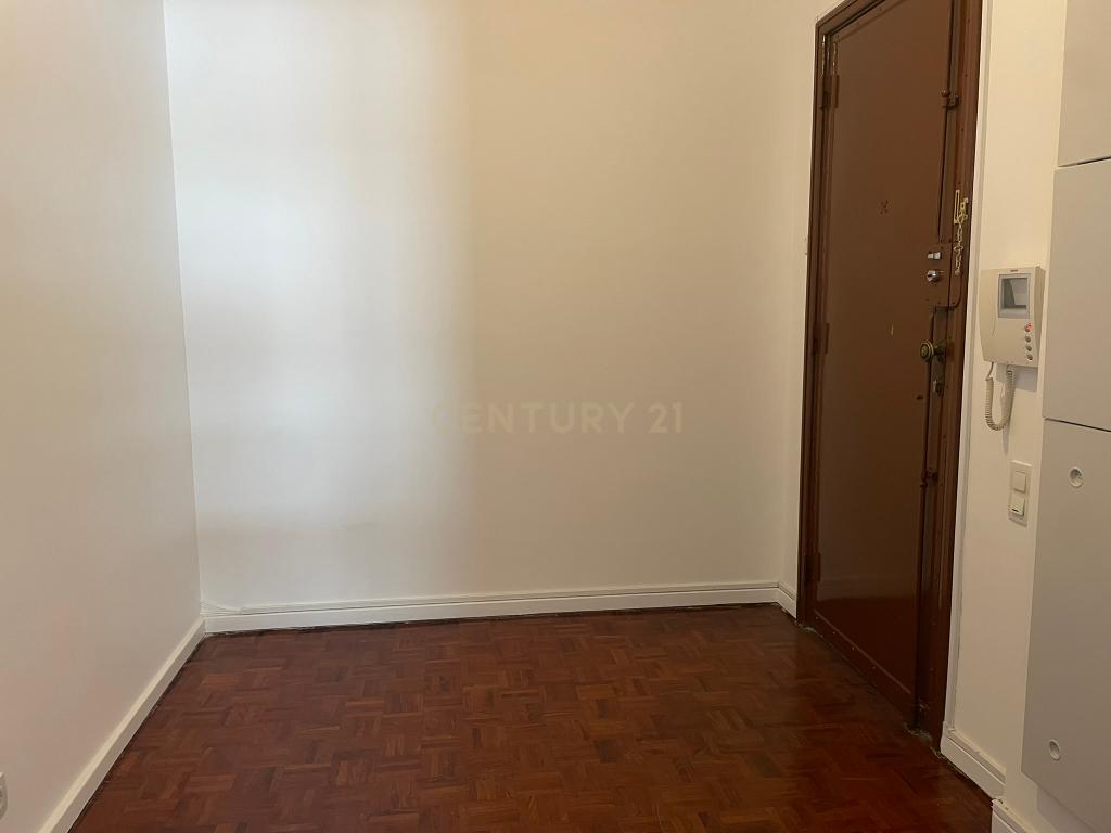 Arrenda-se Apartamento T4 na Portela — Conforto, Tranquilidade e Localização Privilegiada - Image 41