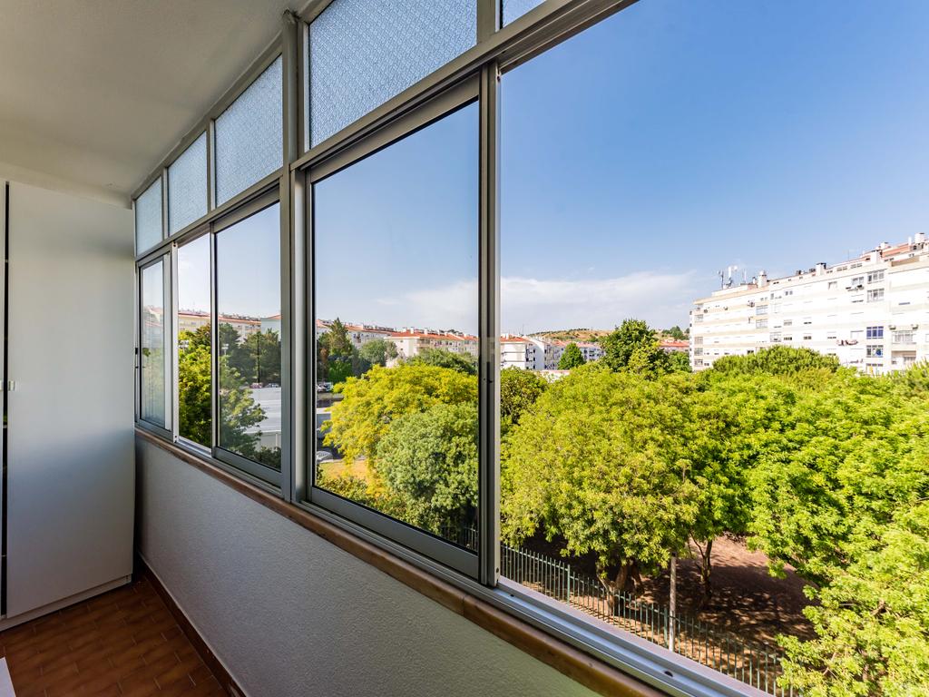 Apartamento Renovado T3 na Amadora - Image 22