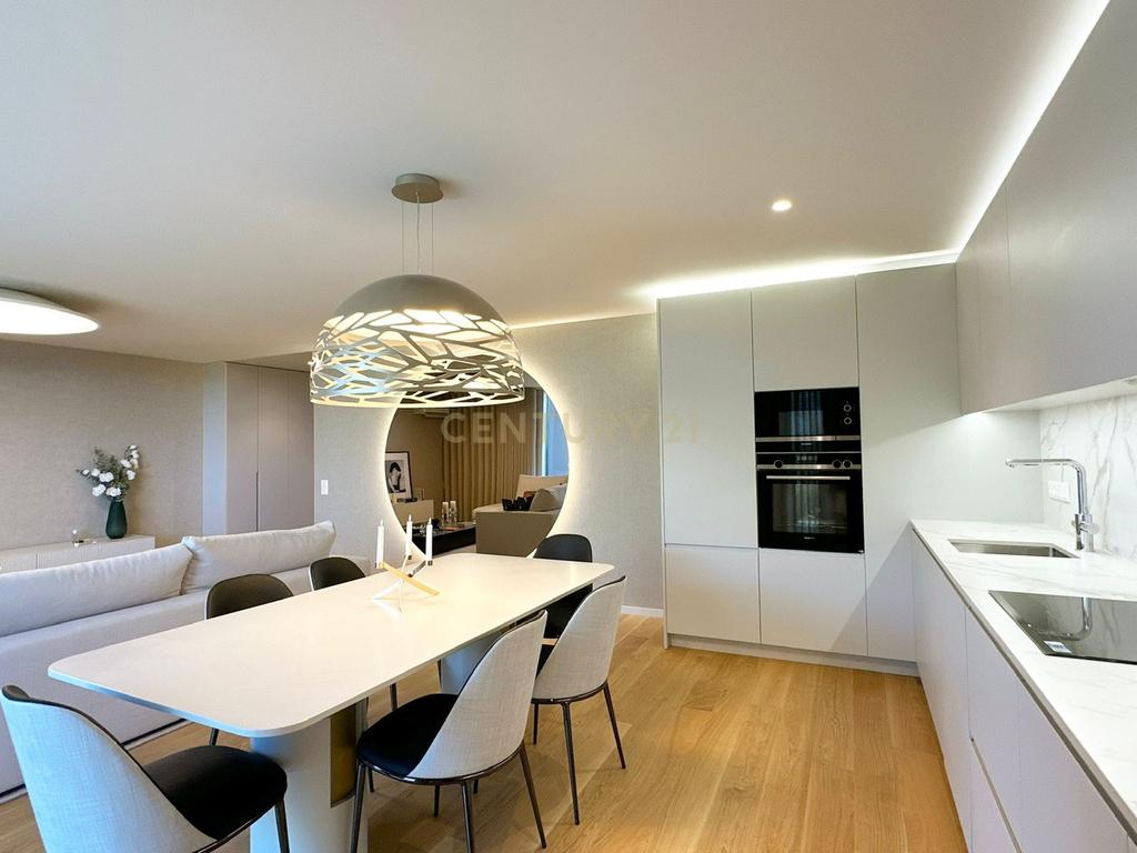 Apartamento T2 no 3.º Andar – The Yard, Jardins da Arrábida - Image 6