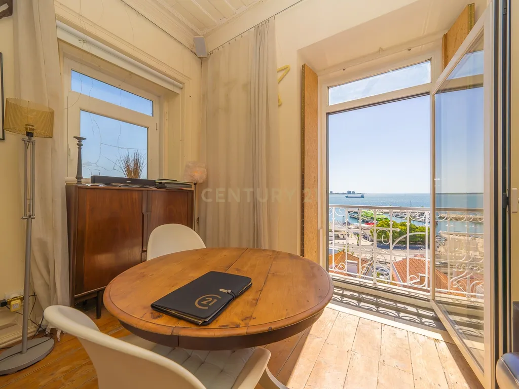Apartamento com charme em Setúbal com uma vista soberba para o rio e terraço - Image 4