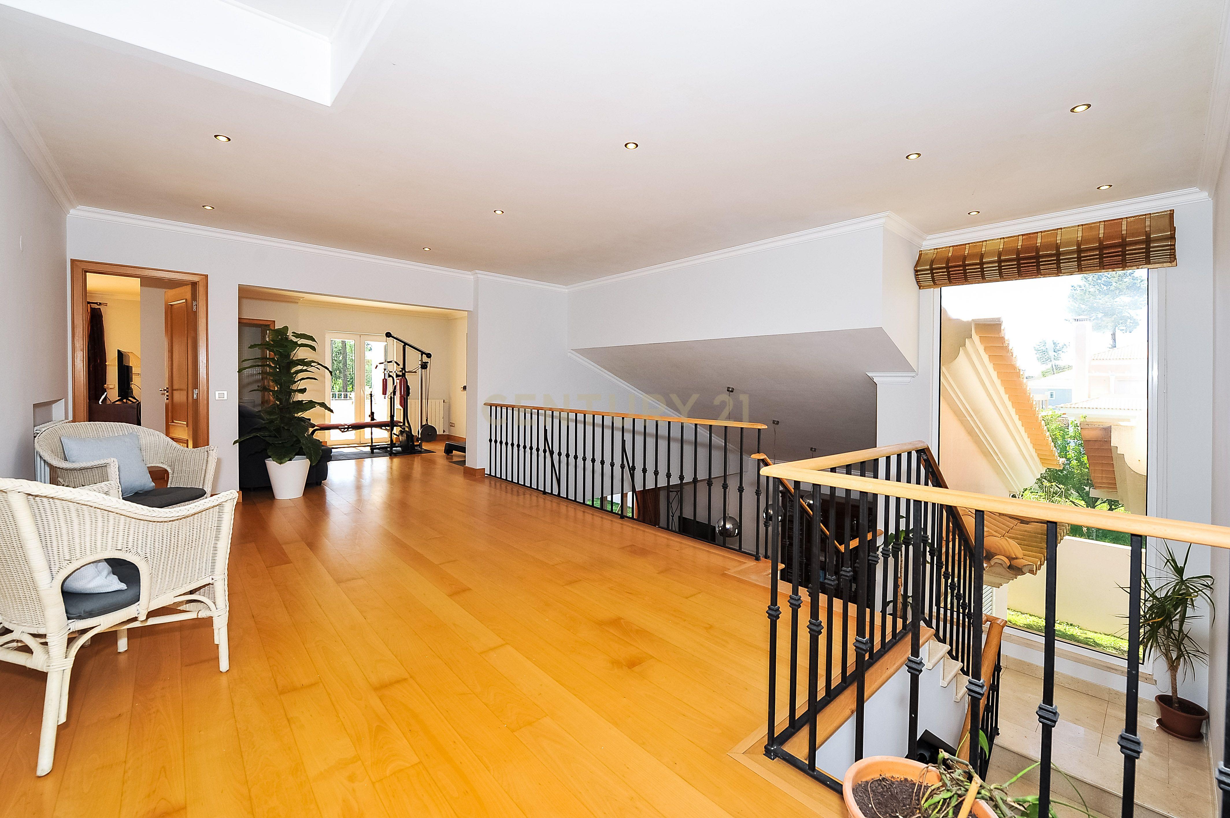 MORADIA T6 - EXELENTE INVESTIMENTO - Image 37