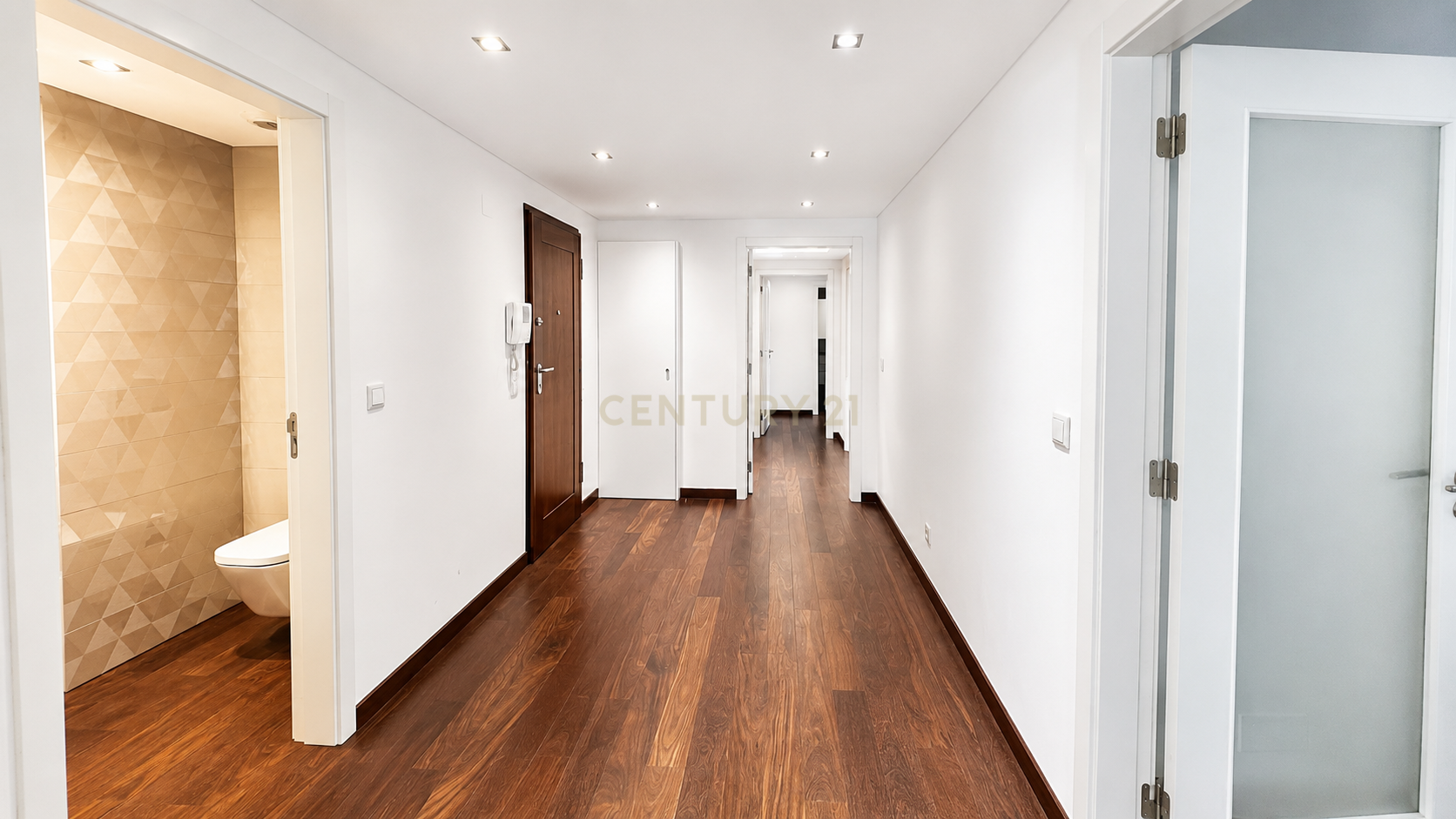 Fotografia 11 de Apartamento T4 para arrendar com 280 m² e 3 estacionamentos no Campo Pequeno