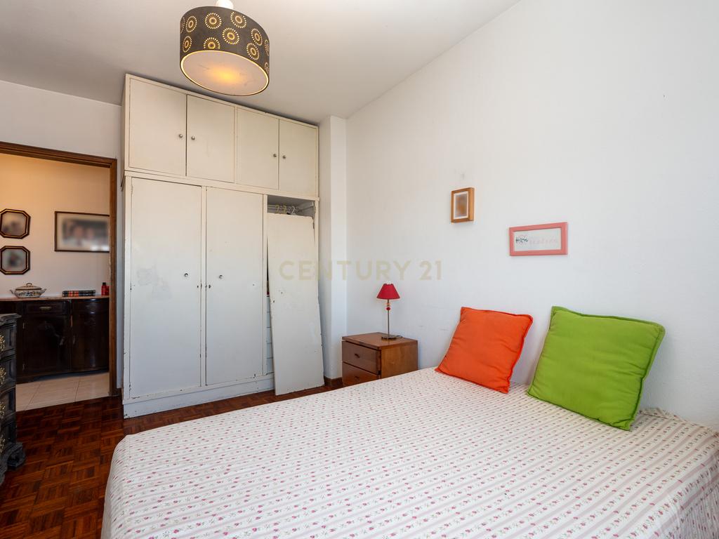 **Fantástico apartamento T4 com arrecadação*** - Image 27