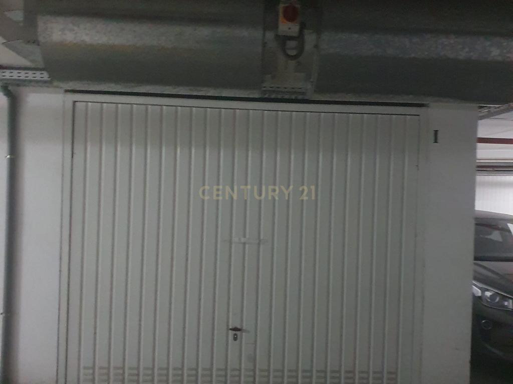 Garagem no centro de Viseu - Image 5