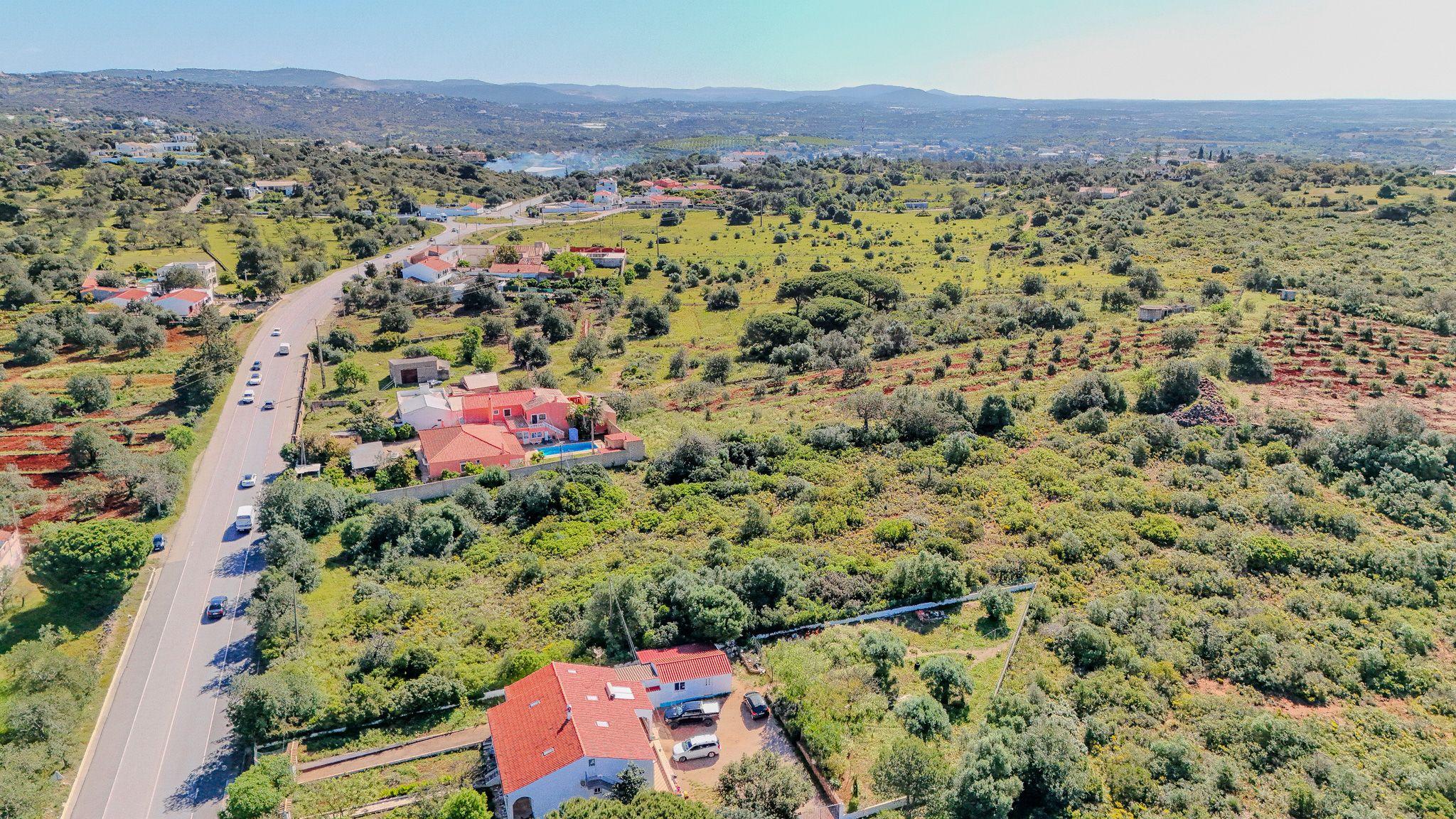 Terreno com Localização Estratégica e Acesso Direto à N125 – Albufeira - Image 5
