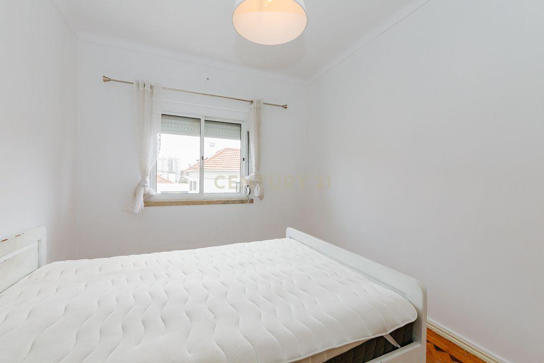 Apartamento/Andar de moradia para arrendamento - Olivais (água e eletricidade incluído no valor da renda) - Image 17