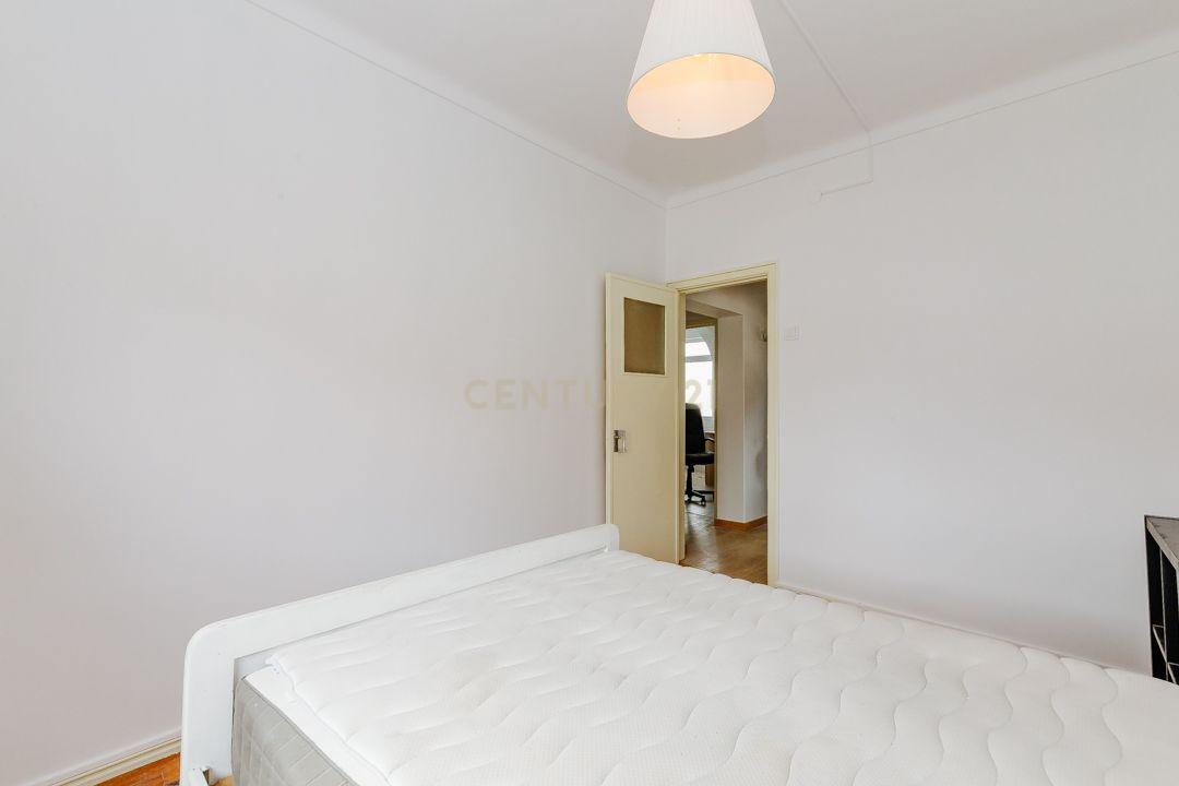 Apartamento/Andar de moradia para arrendamento - Olivais (água e eletricidade incluído no valor da renda) - Image 16