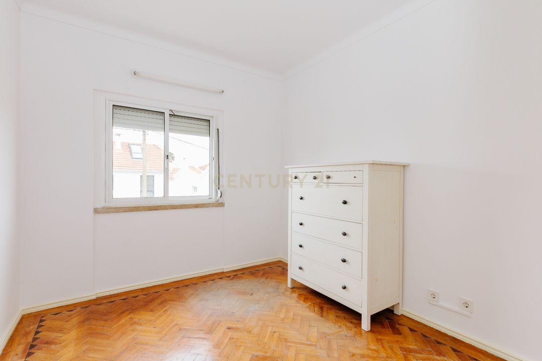 Apartamento/Andar de moradia para arrendamento - Olivais (água e eletricidade incluído no valor da renda) - Image 23