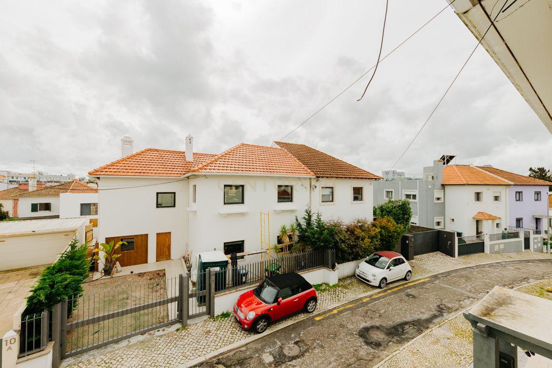 Apartamento/Andar de moradia para arrendamento - Olivais (água e eletricidade incluído no valor da renda) - Image 13