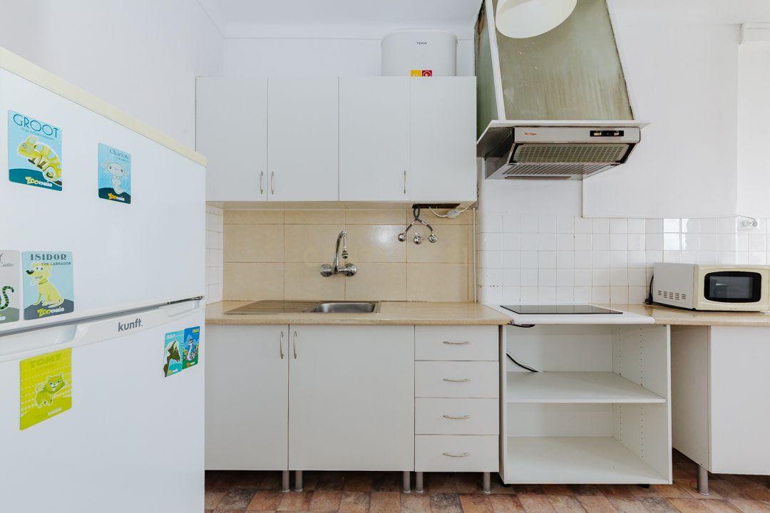 Apartamento/Andar de moradia para arrendamento - Olivais (água e eletricidade incluído no valor da renda) - Image 4