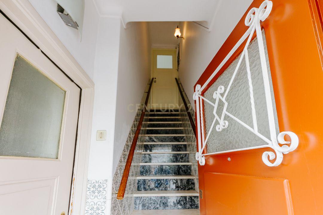 Apartamento/Andar de moradia para arrendamento - Olivais (água e eletricidade incluído no valor da renda) - Image 31