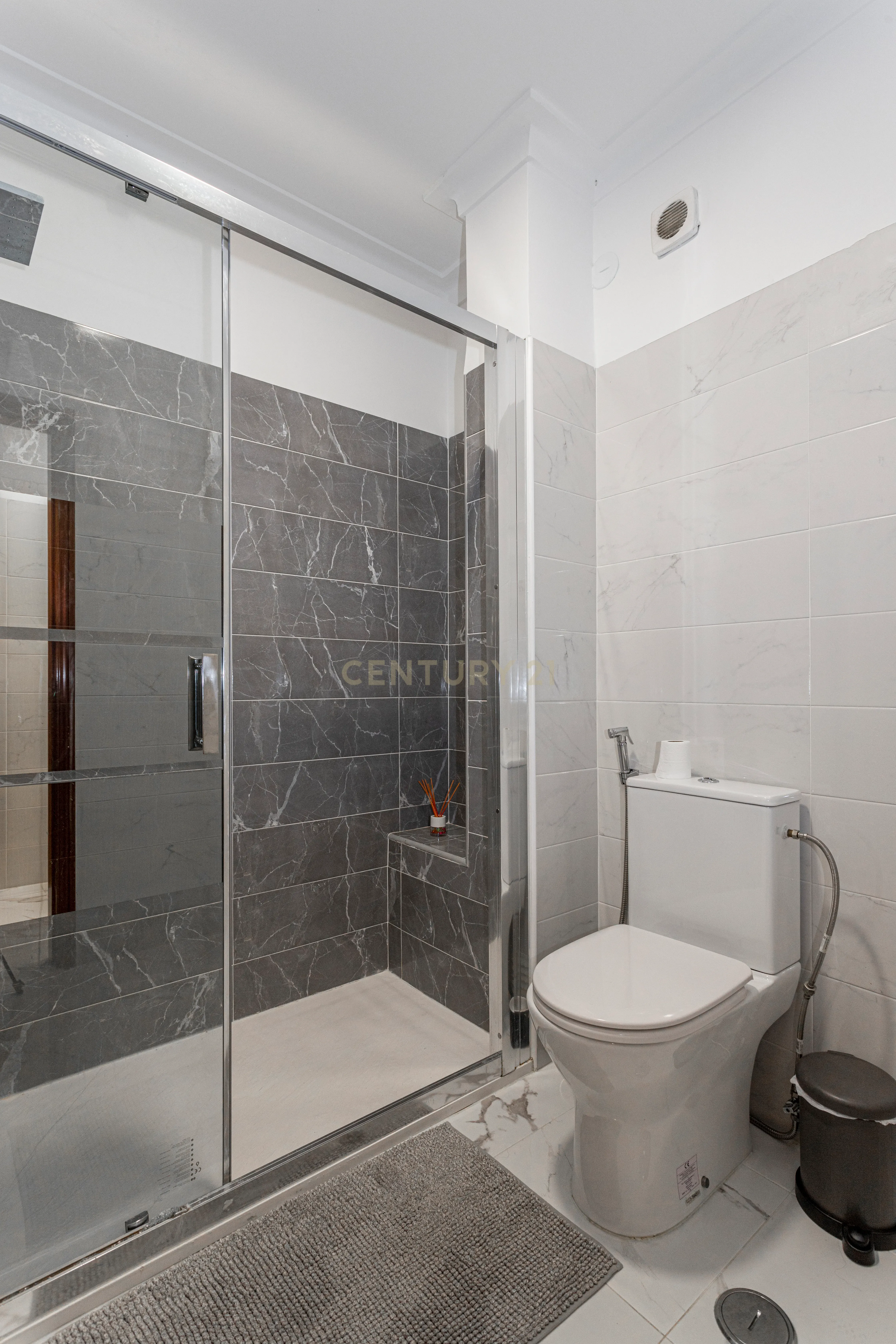 Apartamento T2+1 – Como Novo – Rinchoa, Rio de Mouro - Image 8