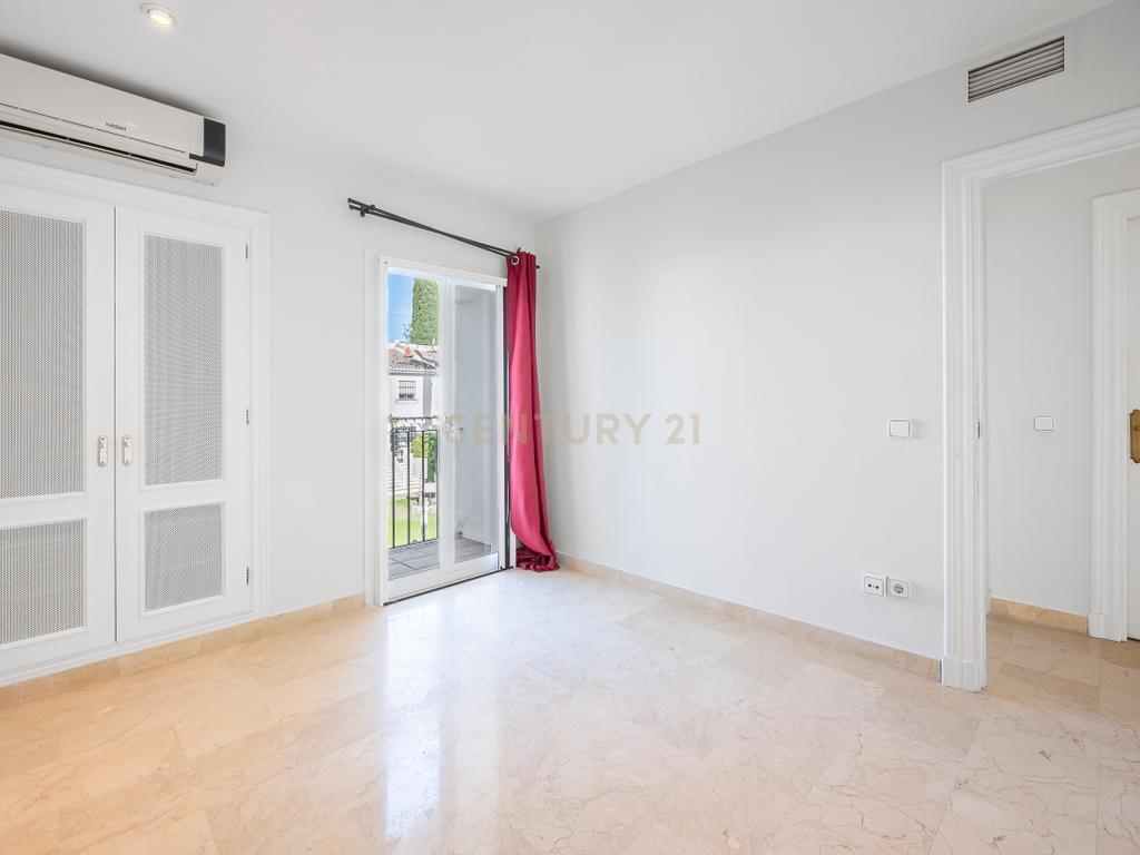 Moradia geminada no Conjunto San Javier Elegância, conforto e espaços para desfrutar -Nueva Andalucia–Marbella    - Image 26