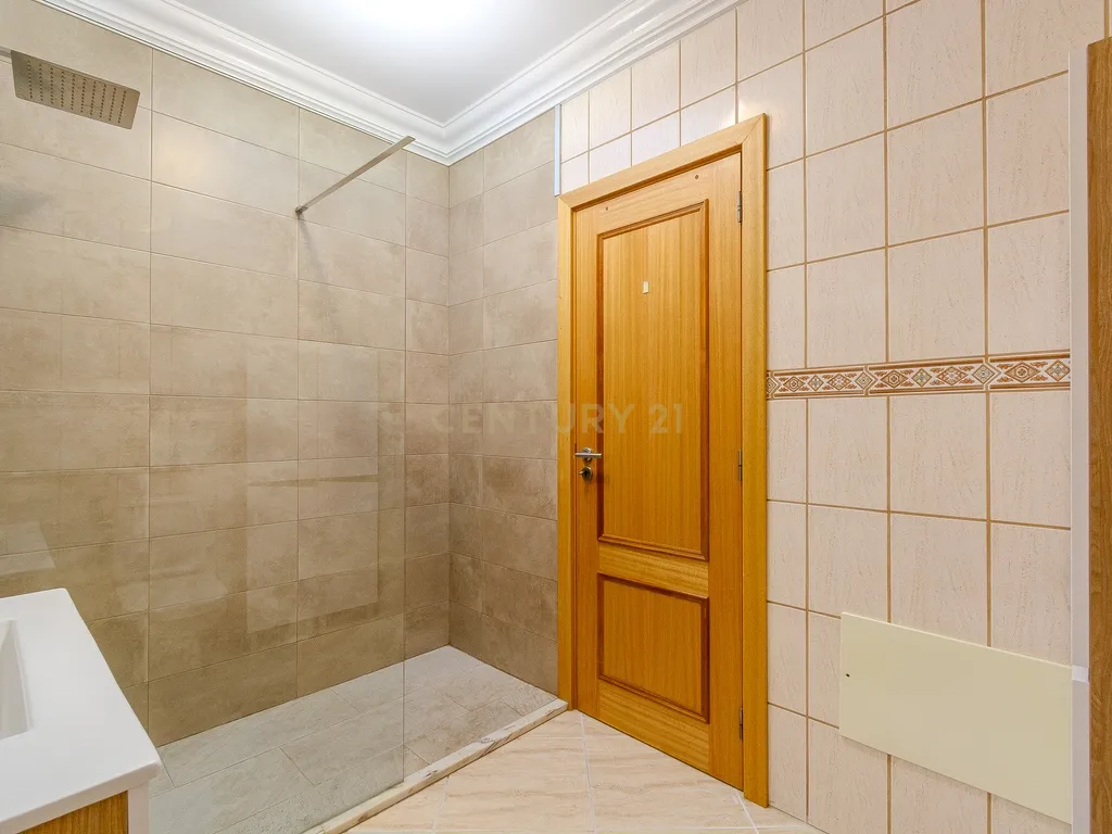 Apartamento T2 | Logradouro | Estacionamento | Olhão - Image 22