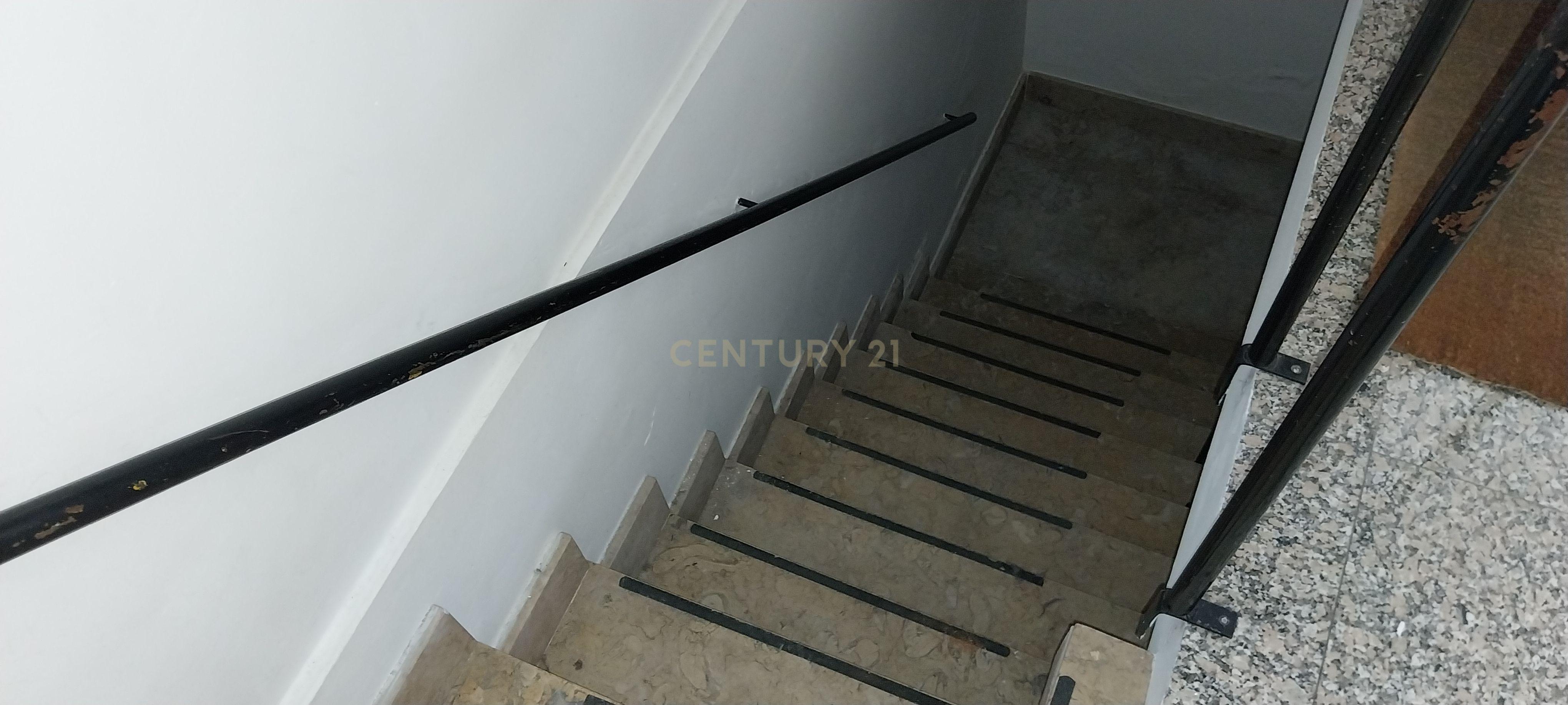 Loja de rua, em excelente localização no centro da Pontinha - Odivelas - Image 10