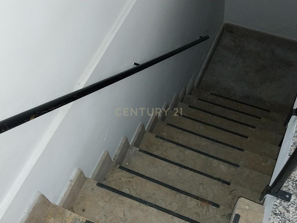 Loja de rua, em excelente localização no centro da Pontinha - Odivelas - Image 10