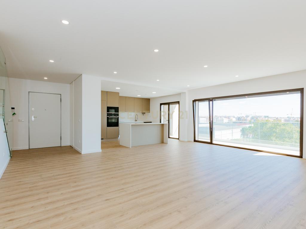 Apartamento T5 Duplex Único com 229 m² — Novo, Sofisticado e com Vista Panorâmica - Image 2