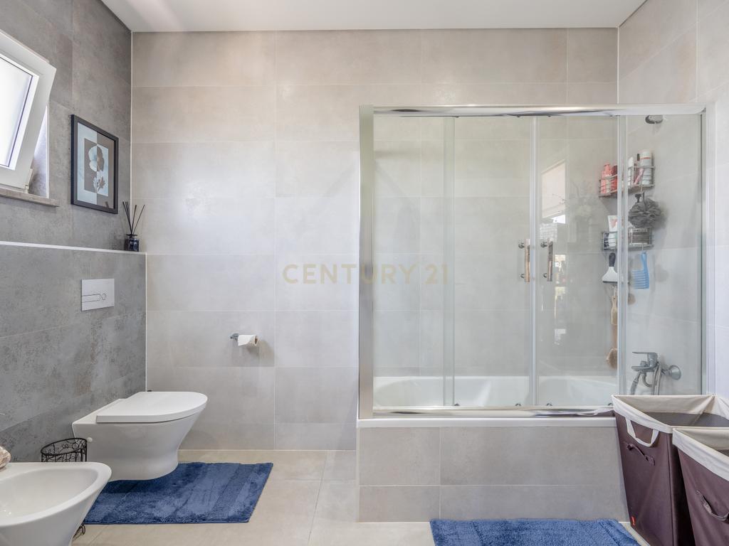 Moradia T3  + 1 Moderna com Piscina e Acabamentos de Luxo – Algoz  - Image 24