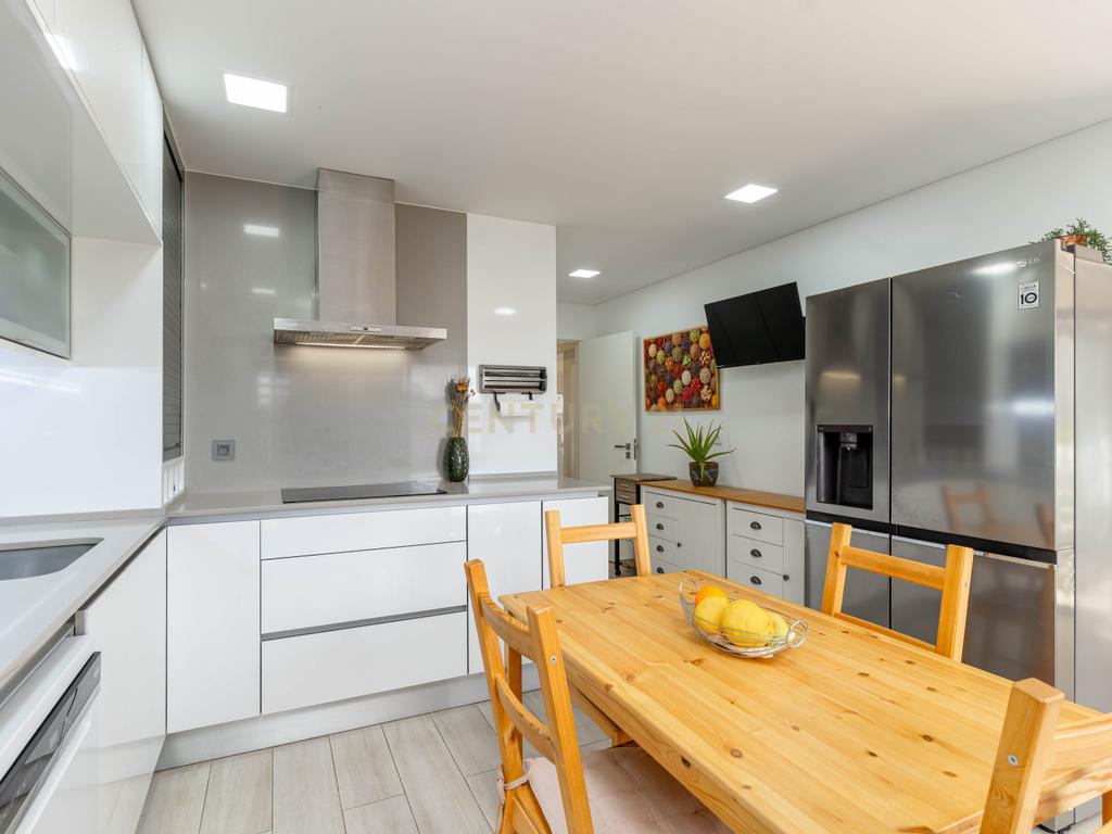 Duplex no Parque Luso em Corroios - Image 26