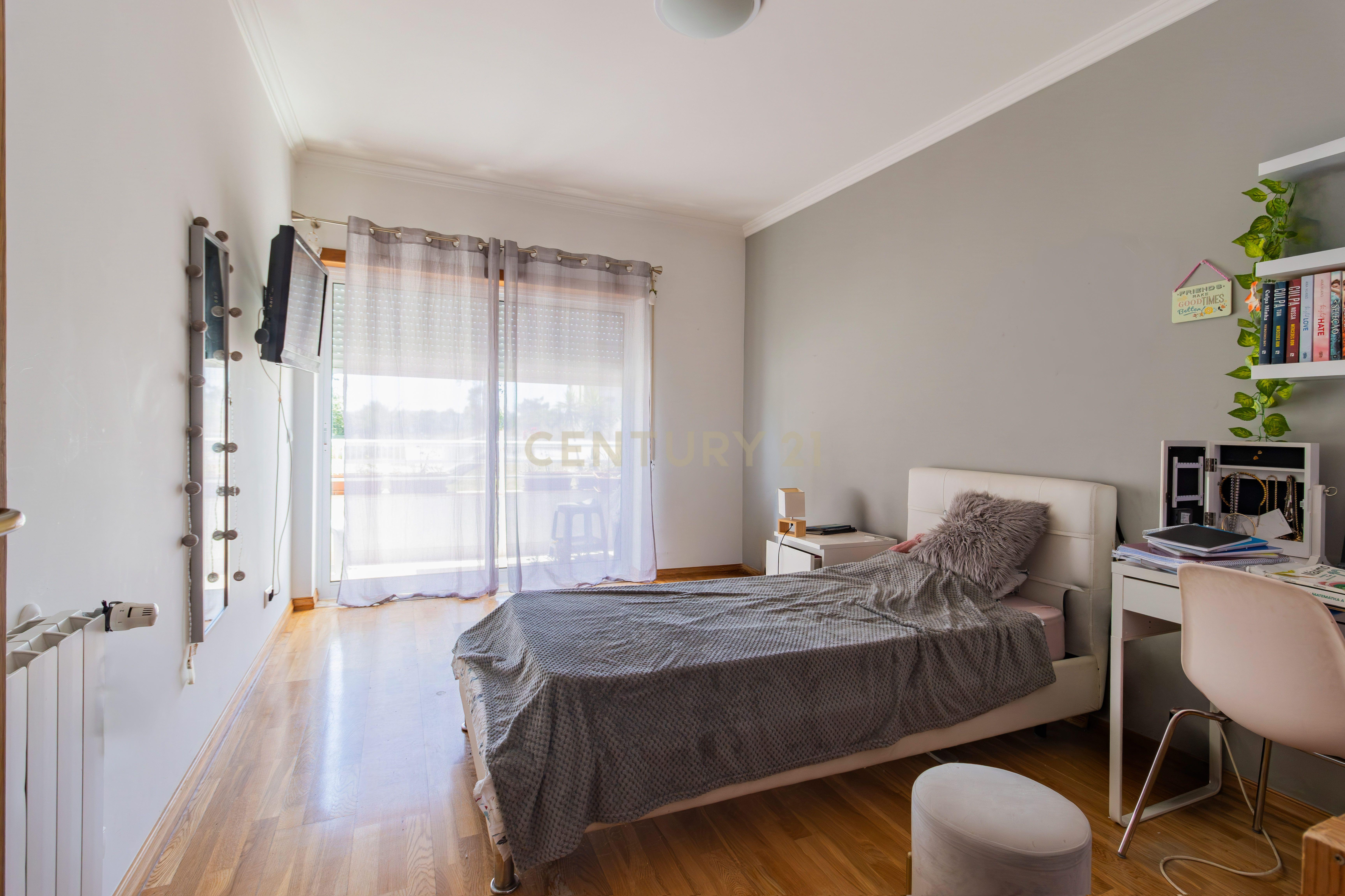 Fotografia 5 de Apartamento T2  Com Garagem  Cruz Areia Leiria  Rua Malaposta