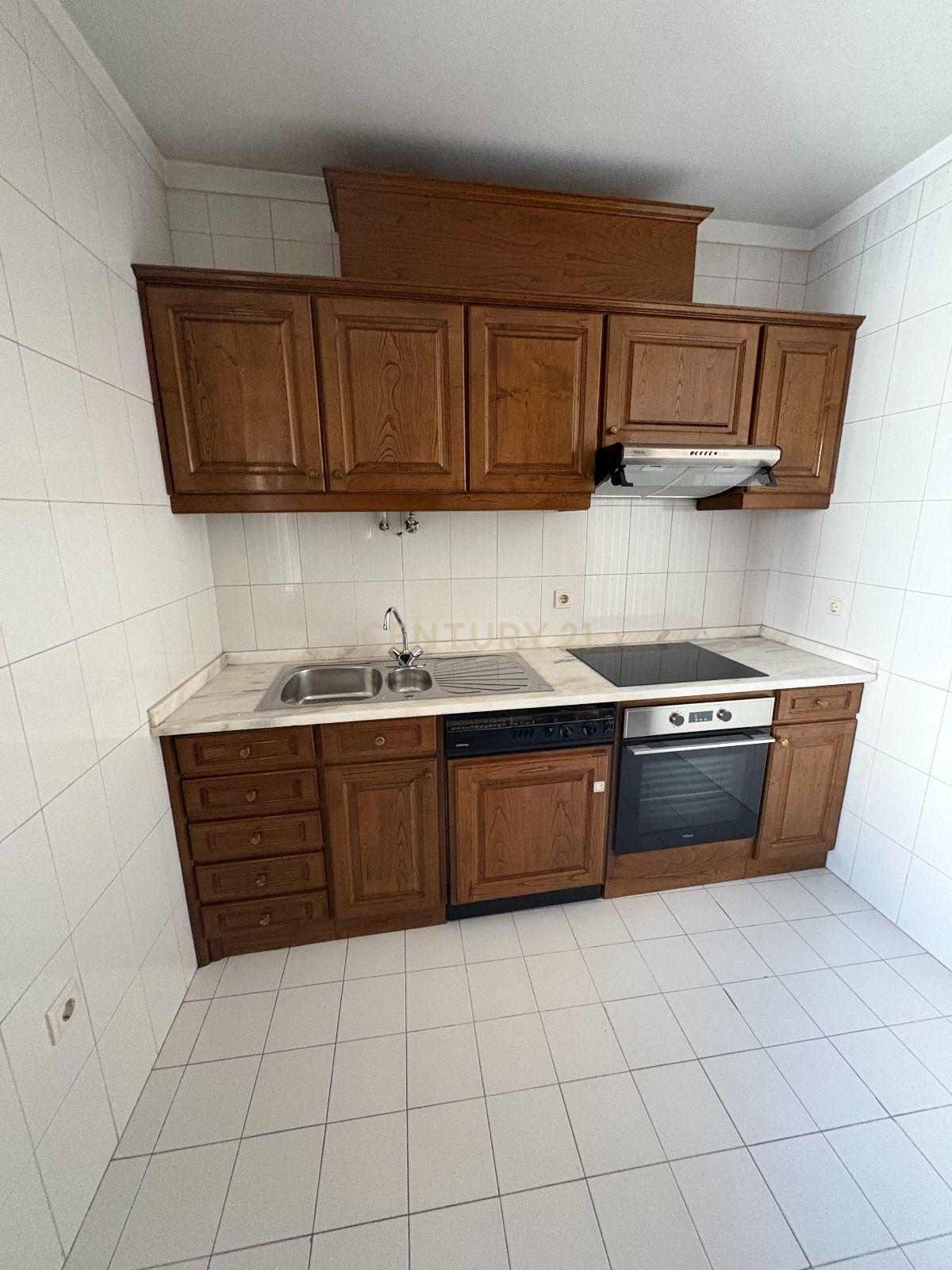 Apartamento T2 no centro de Bragança - Image 2