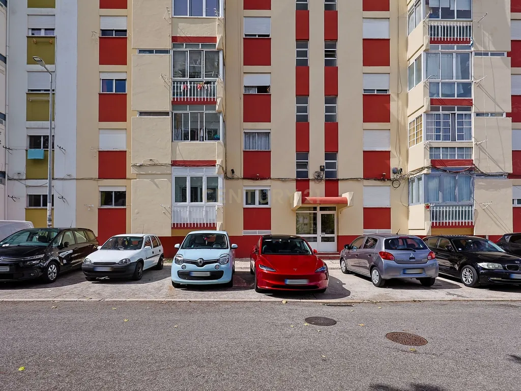 š” T1 com Vista Mar | Rua Pedro Nunes, Monte AbraĆ£o ā Sintra - Image 17