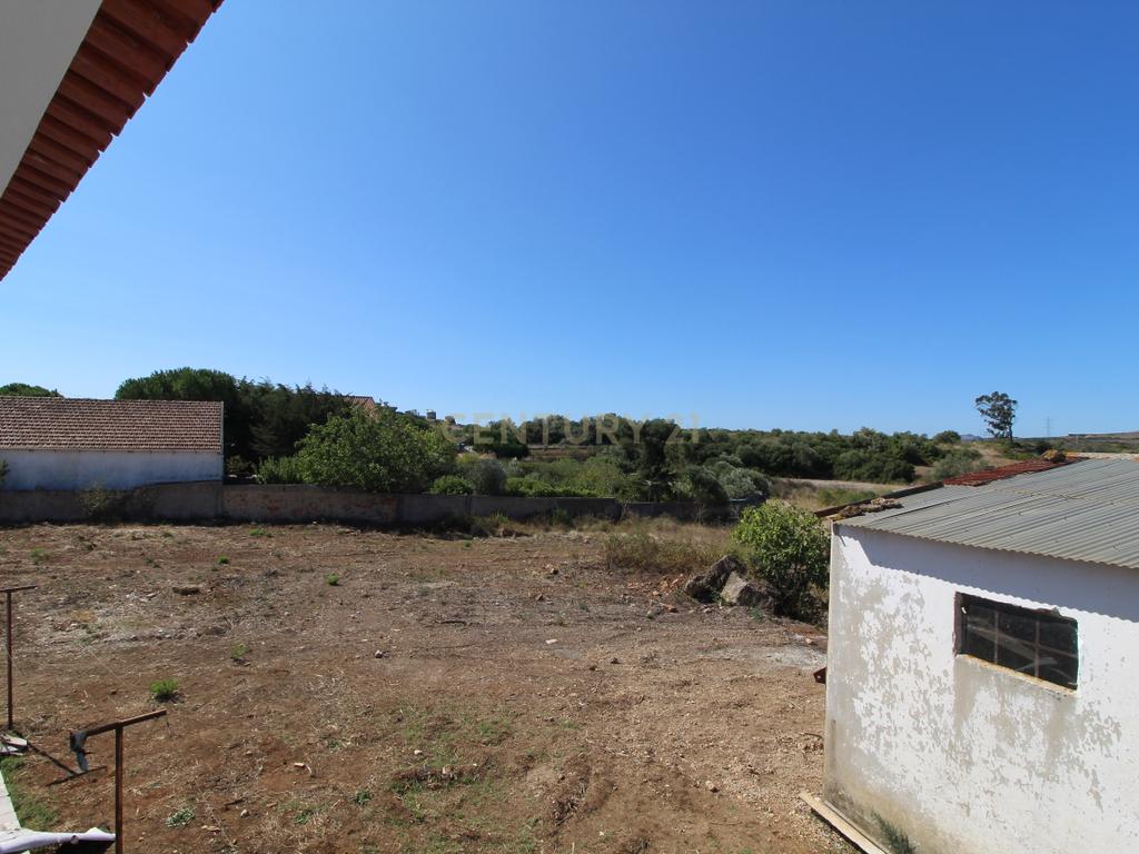 Encantadora Moradia com Jardim em Santiago dos velhos. - Image 24