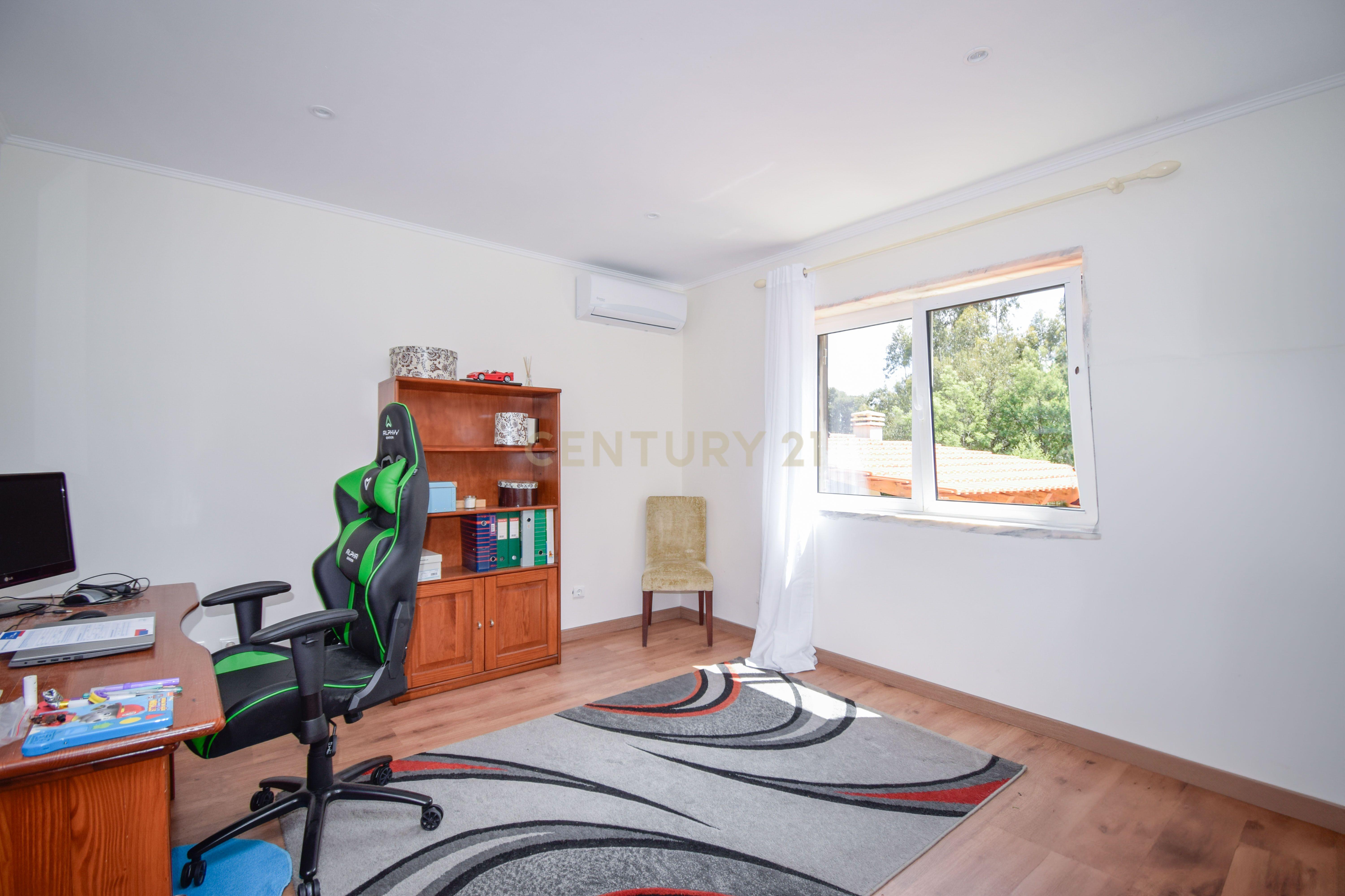 Moradia T5 de Sonho em Serra Chã – Caneças | Conforto, Natureza e Proximidade de Lisboa - Image 9