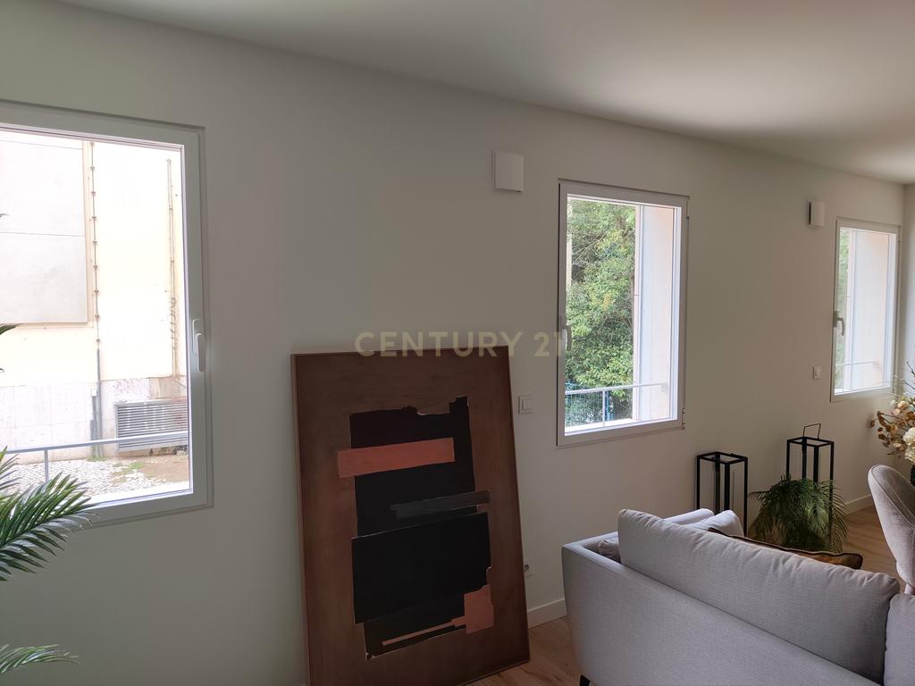 Excelente Apartamento T2 bastante Central no Areeiro com Jardim Privativo - Image 20