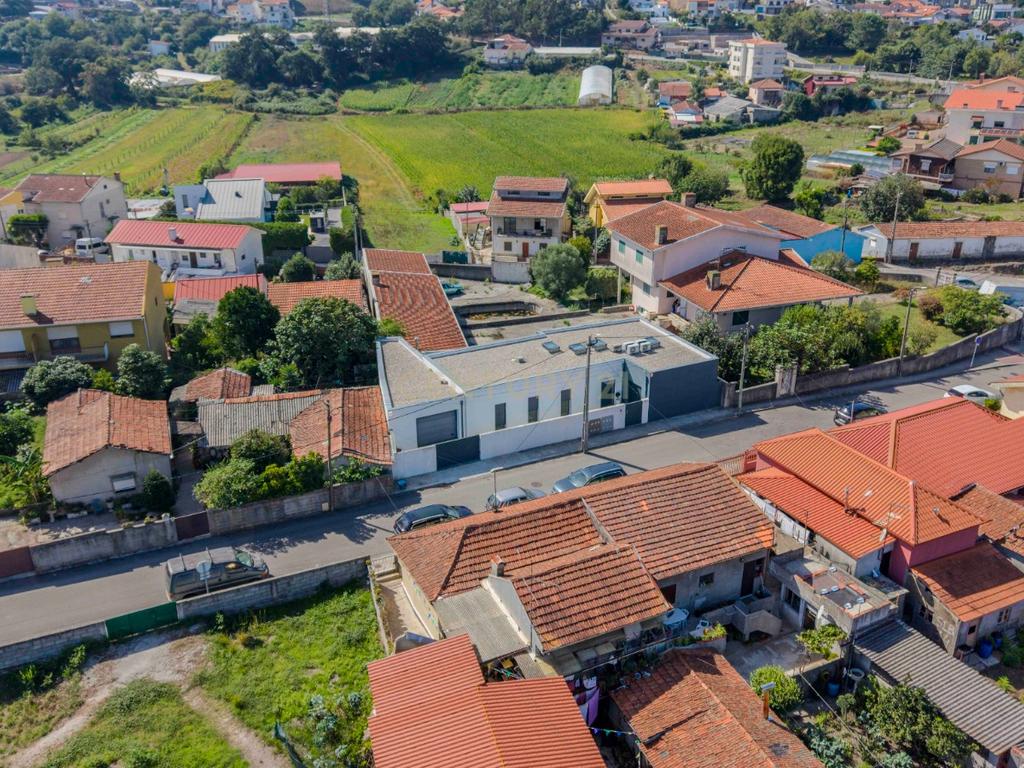Moradia T3 térrea, moderna e pronta a habitar - Image 38