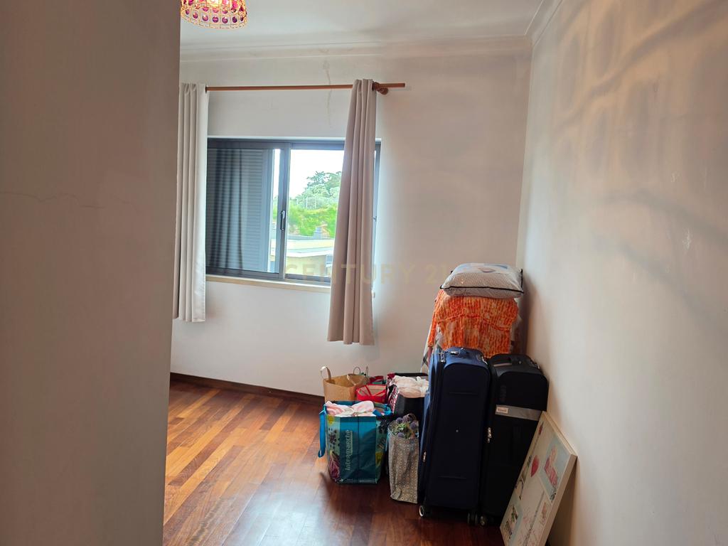 Apartamento Duplex T5 no centro de Palmela - Image 30
