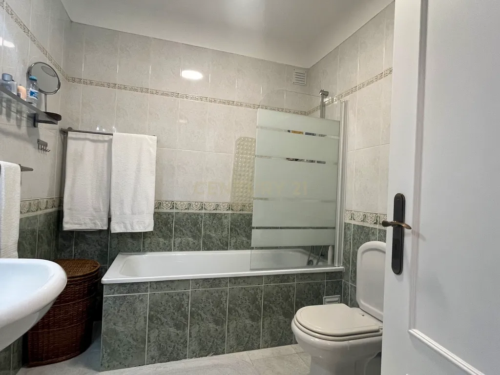 Moradia T2+1 Sobreiro, Mafra - Garagem Box - Image 15