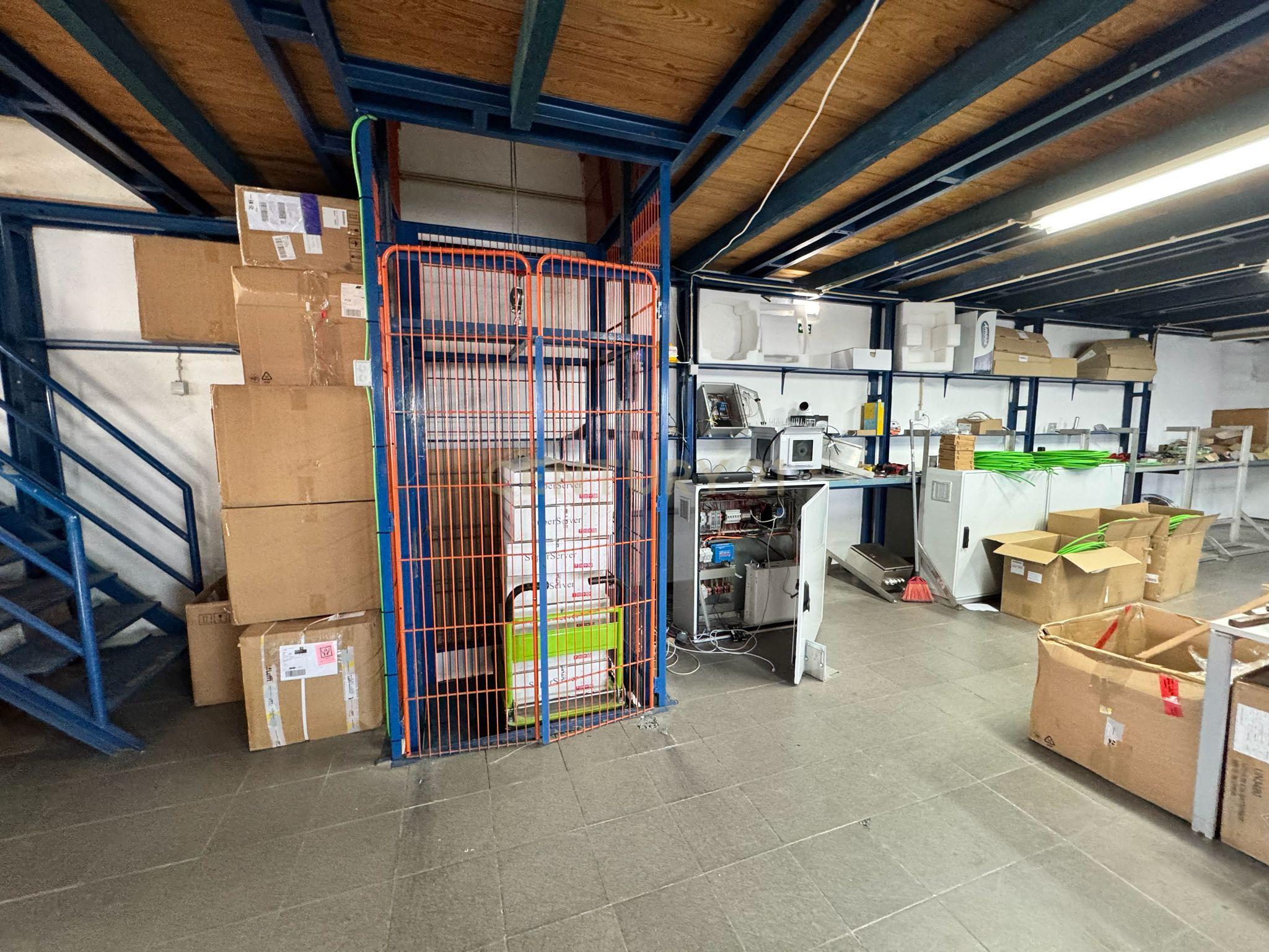 Fotografia 5 de Armazém com 360 m2