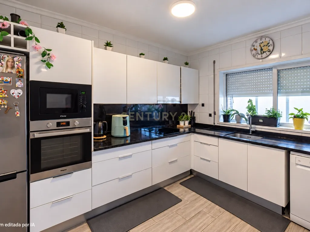 Apartamento T4 Duplex com terraço e logradouro | Matosinhos - Image 3