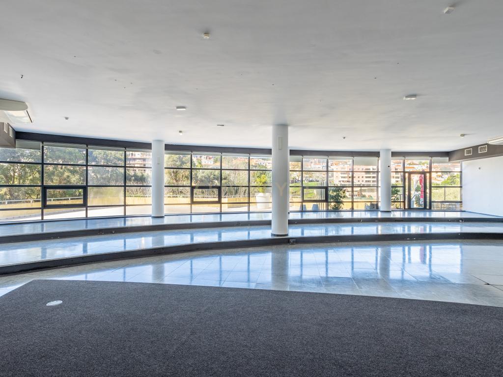 Edifício Comercial em Carnaxide - 5 Pisos - Image 44