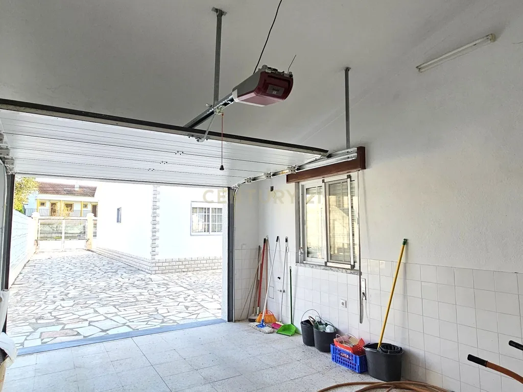 Vila T2+2 em Vendas Novas - Image 39