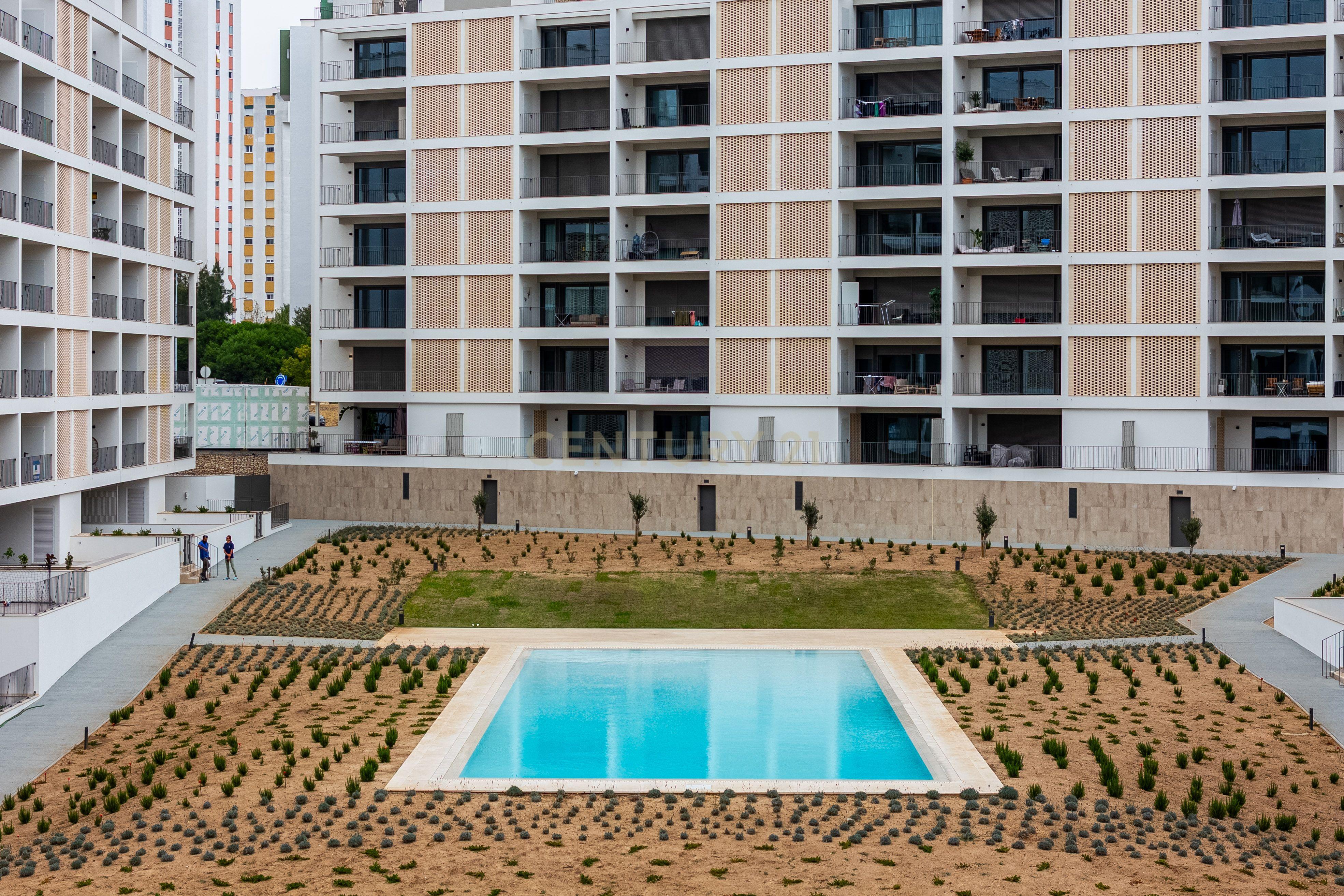 Apartamento T2 em Santo António dos Cavaleiros e Frielas, €499.000
