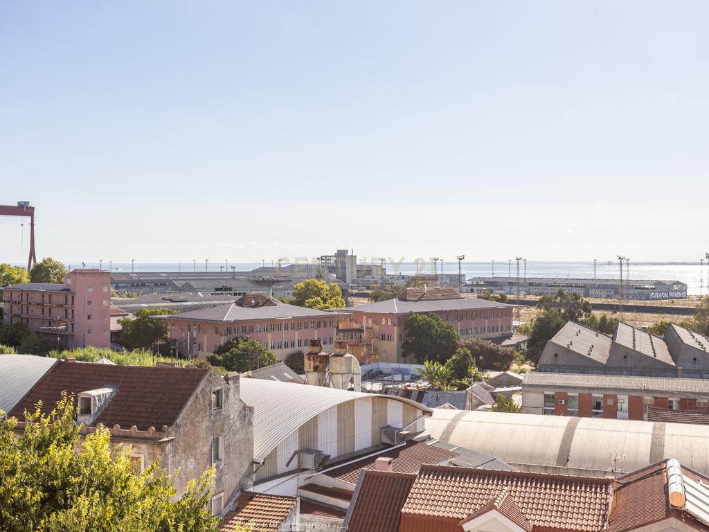 Apartamento T3 em Almada com Excelente Localização - Image 15