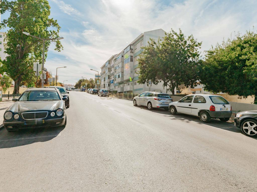 Apartamento T3 à Venda – Olivais, Rua Cidade da Beira - Image 51