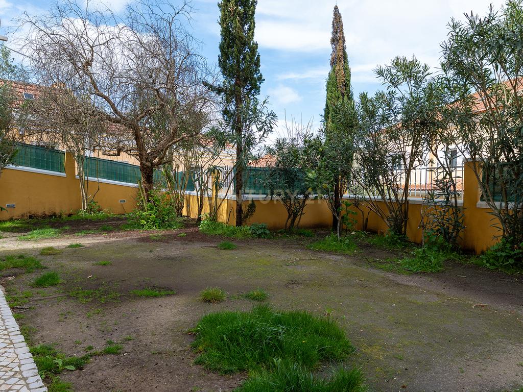 Fabulosa Moradia em Gaveto com Jardim - Image 55