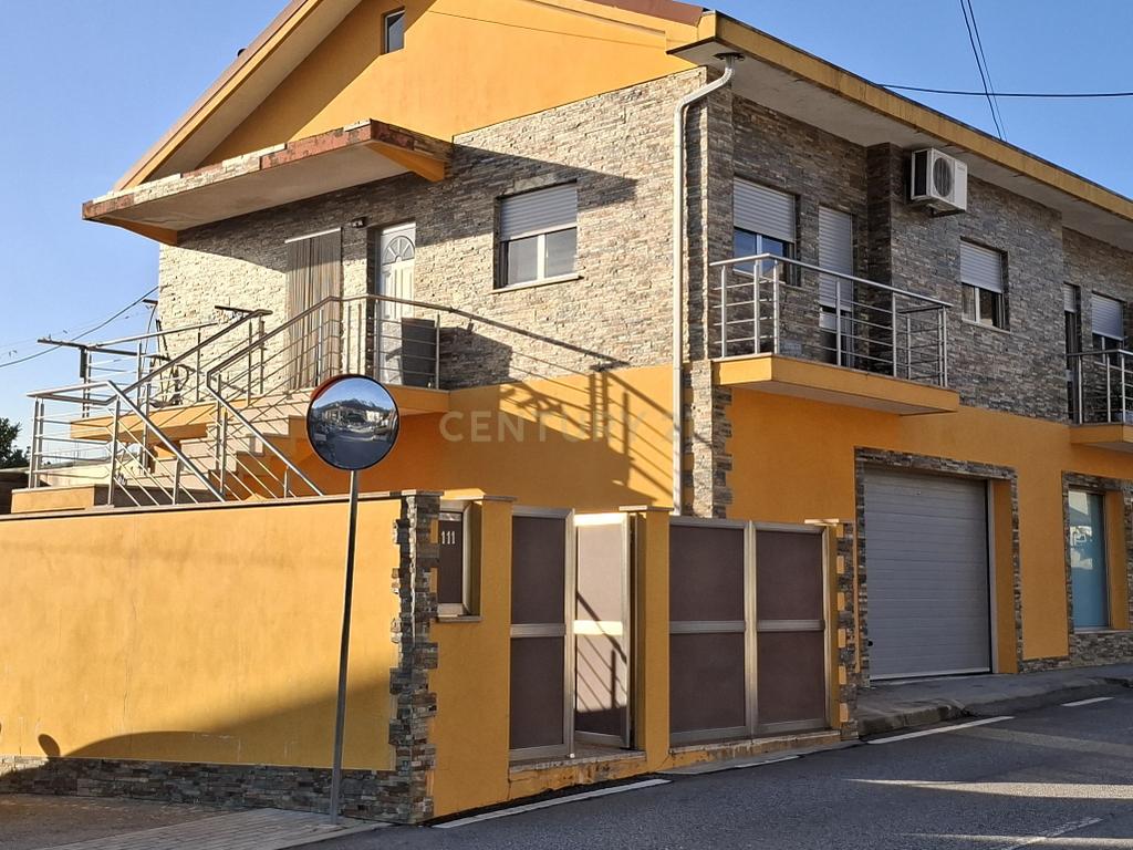 Moradia T3 em Carvalhosa, Paços de Ferreira, ao FERRARA PLAZA - Image 2