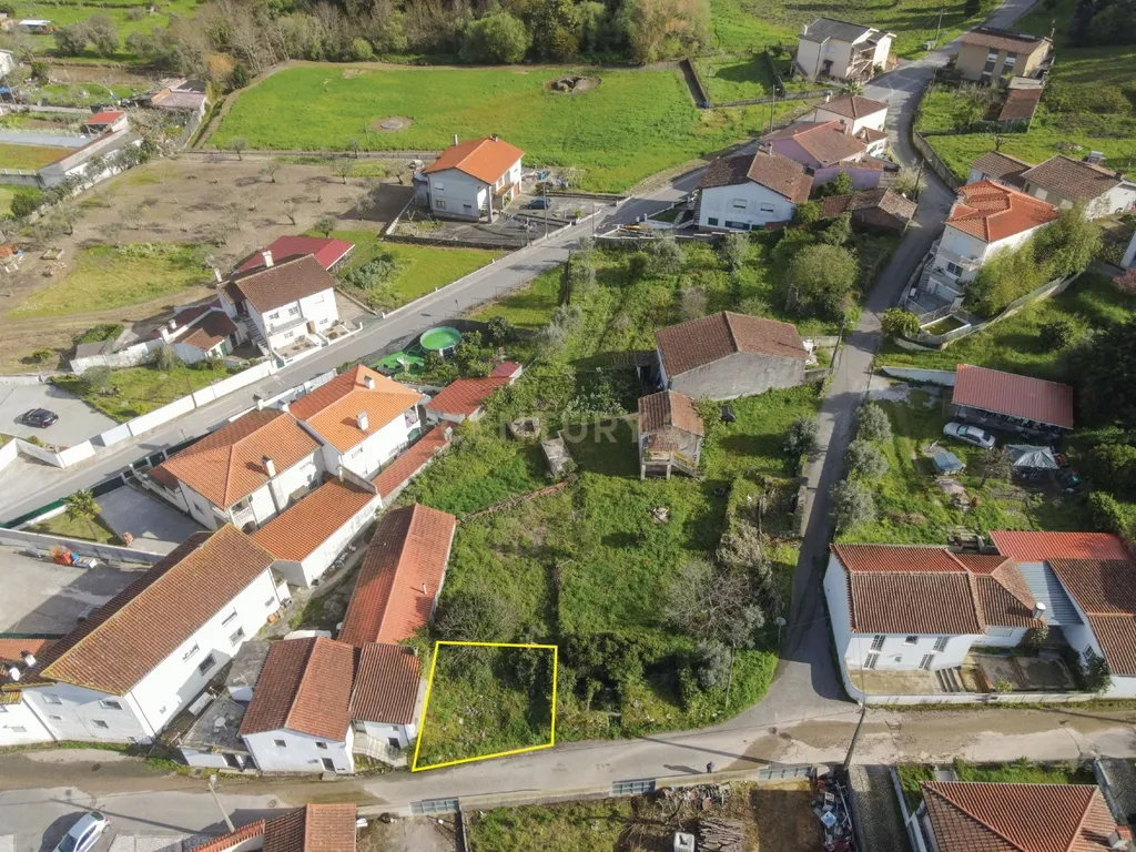 Casa em Ruínas em Miranda do Corvo - Image 1