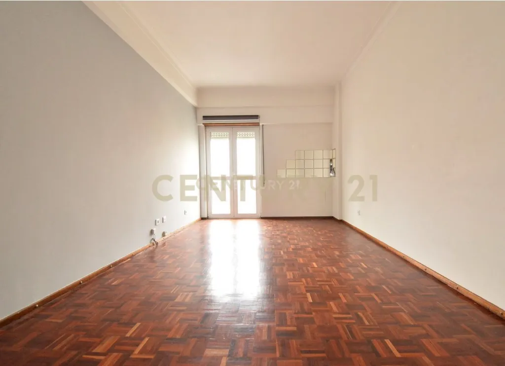 T1 PARA ARRENDAMENTO NA RUA SARAIVA DE CARVALHO JUNTO AO RATO - Image 1